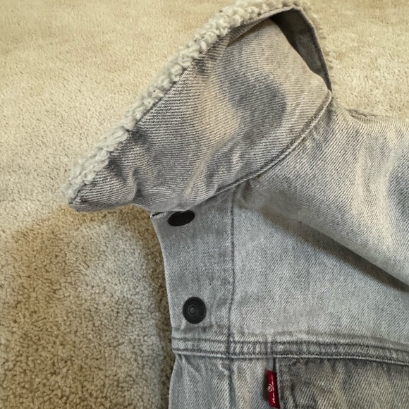 Levi’s Sherpa Trucker Denim Jacket - Light Grey - Men’s Medium - Picture 6 of 7